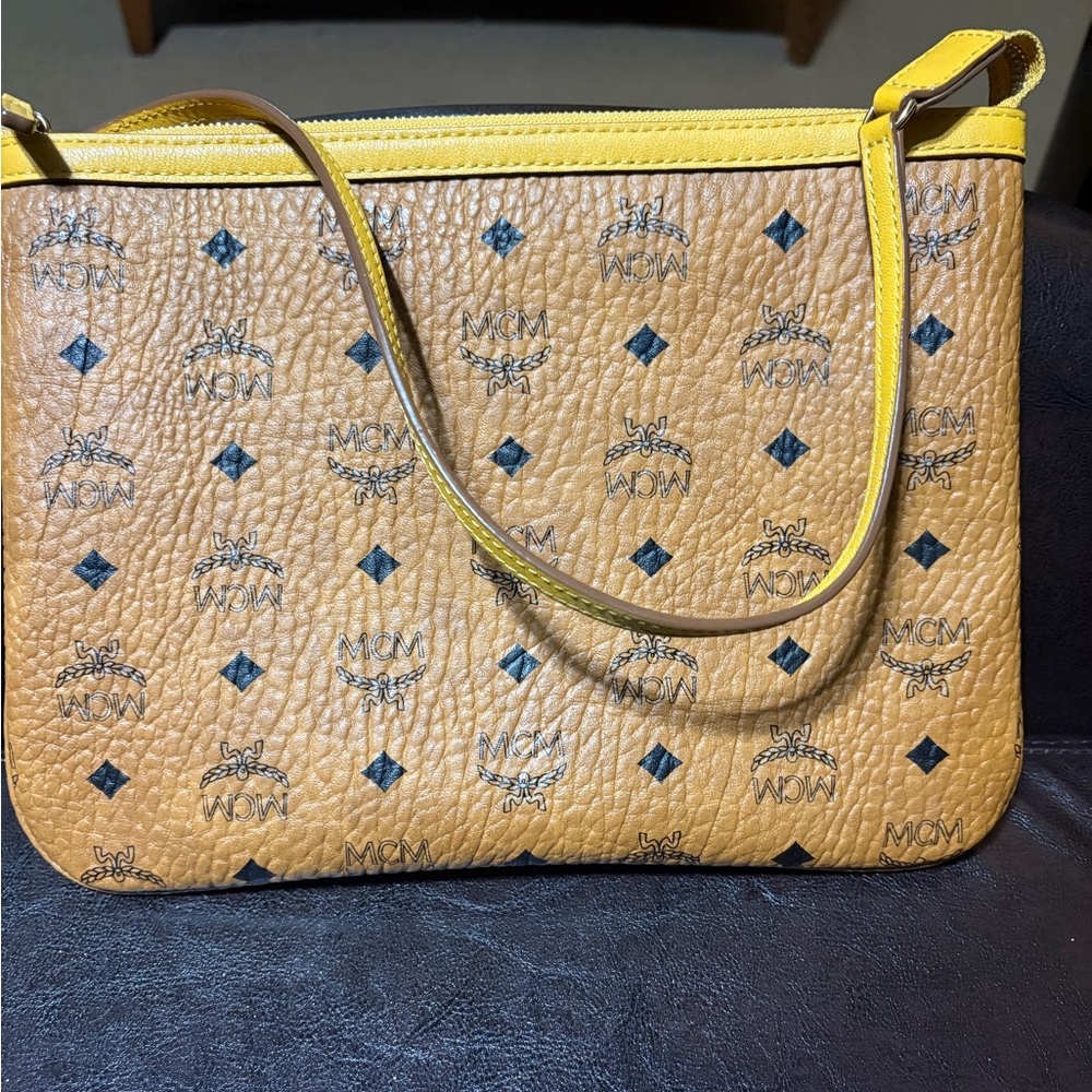 Authentic MCM Visetos Leather Pochette Cognac - Picture 2 of 8